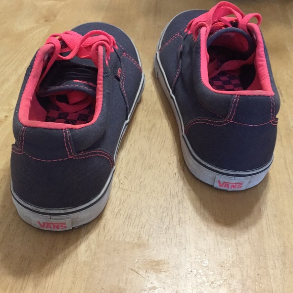 Vans - Picture 3 of 8